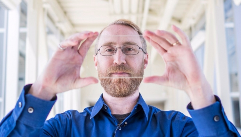 Прозрачный солнечный элемент заменит...