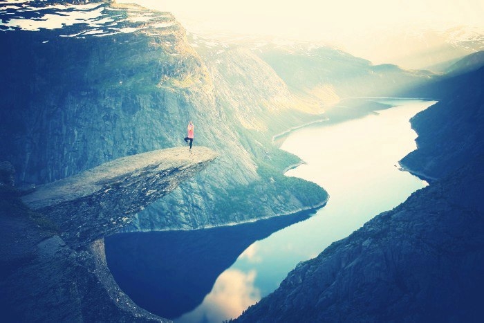 В мой мозг заложена программа на...