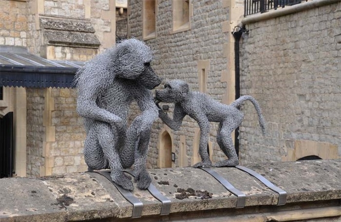 В  Южной Англии проживает и трудится...