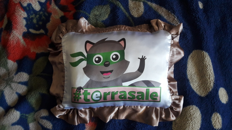 Подушки с енотом Терри - символом...