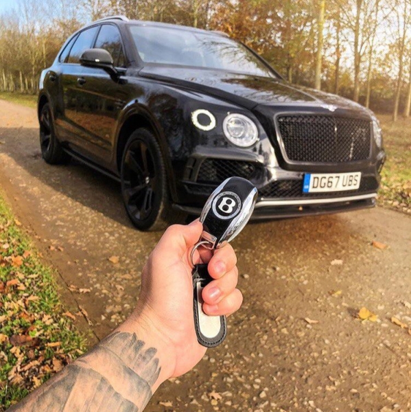 Те, кто не рискуют в жизни, работают на...