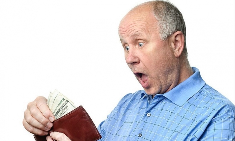 Во сколько лет Россияне будут выходить...