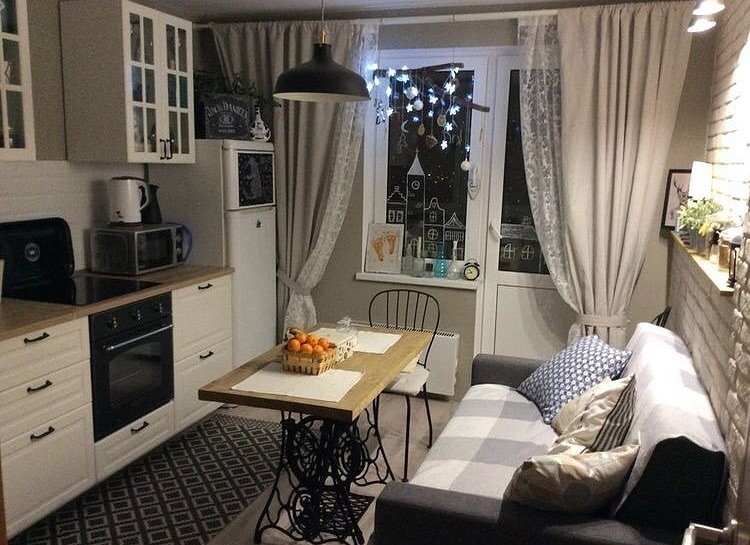 Скромная, но такая уютная кухня