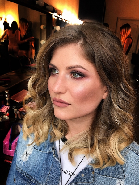 Ее взгляд просто 