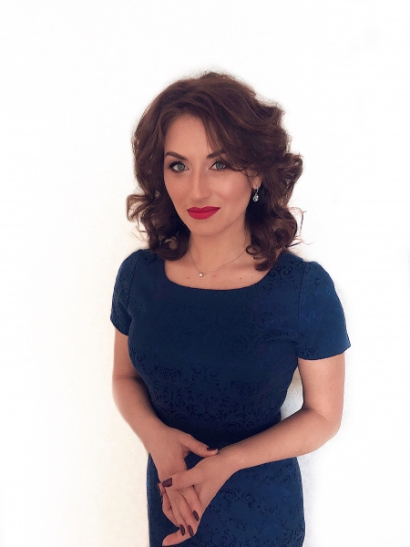 Для Жени макияж и укладка 