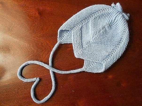 Детская шапочка с тремя углами...