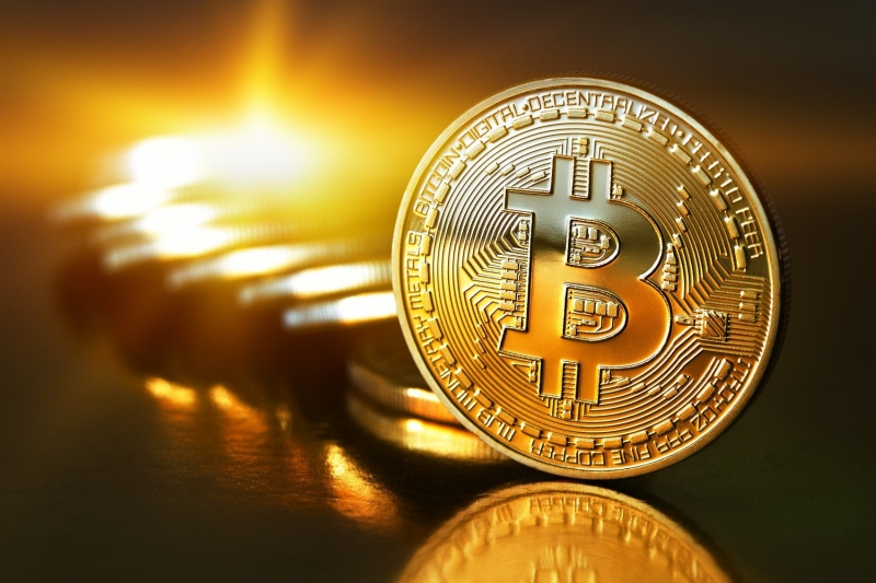 Биткоин продолжает стремительно расти и...