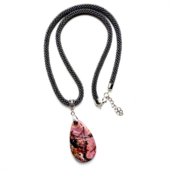 Кулон из натурального камня Родонит на...