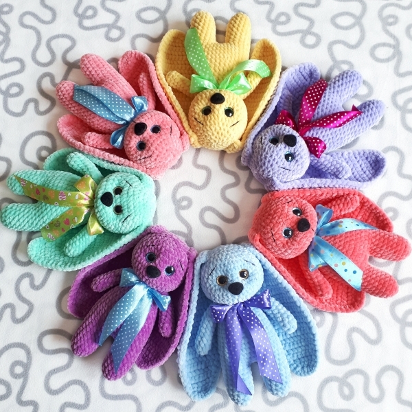 Любимые зайки!\\nСкоро смогу их вязать...