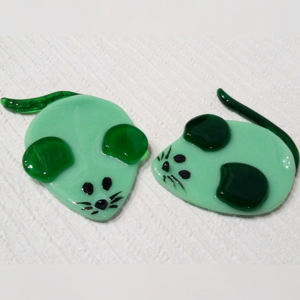 Магниты на холодильник - символ...