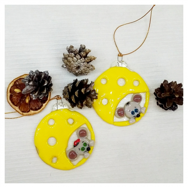 Елочные игрушки - мышки на сырном...